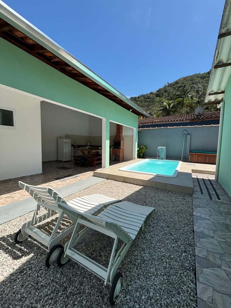 Casa verde Ubatuba ao lado da praia da Enseada e Santa Rita House in State of São Paulo