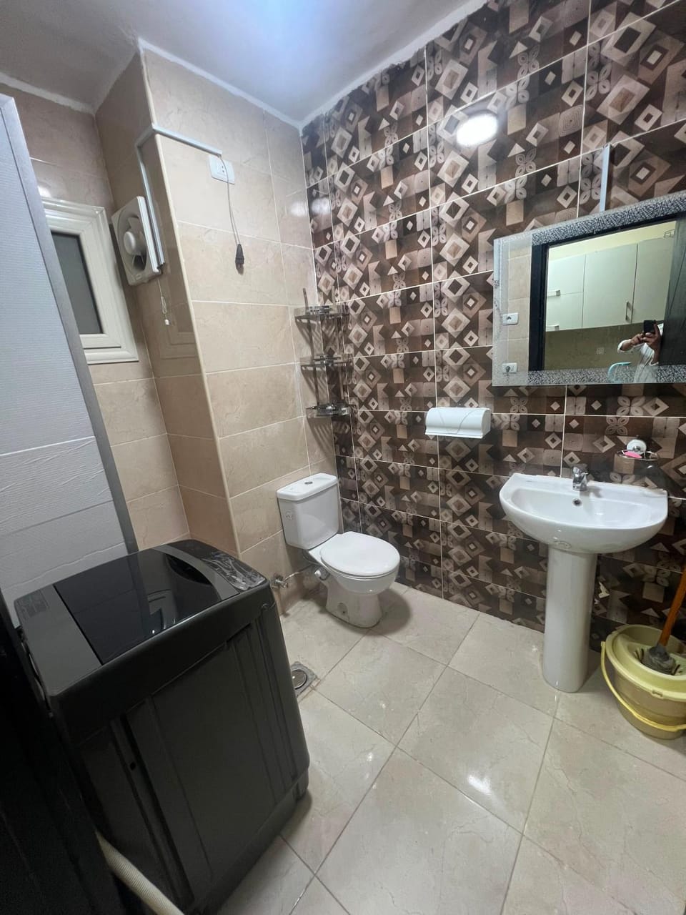 Shower, Toilet, Bathroom, washing machine