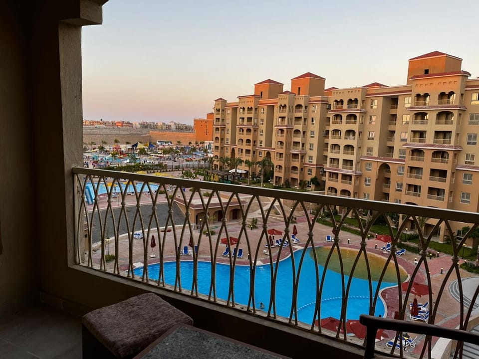 Balcony/Terrace, Pool view, Swimming pool