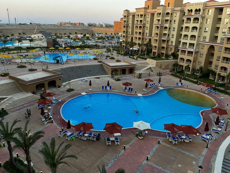 Pool view, Swimming pool