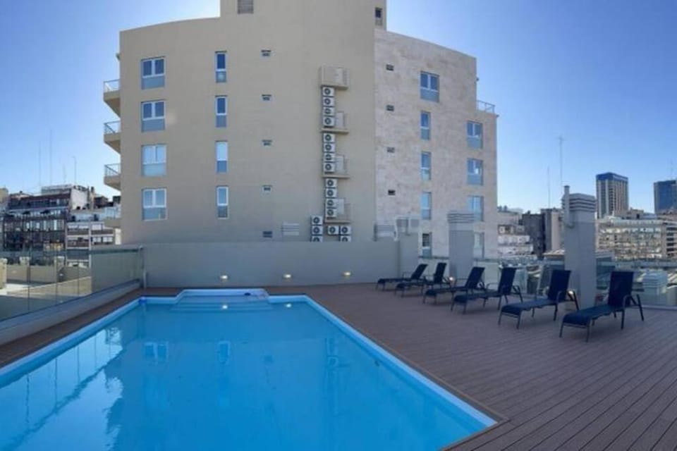 Swimming pool, sunbed