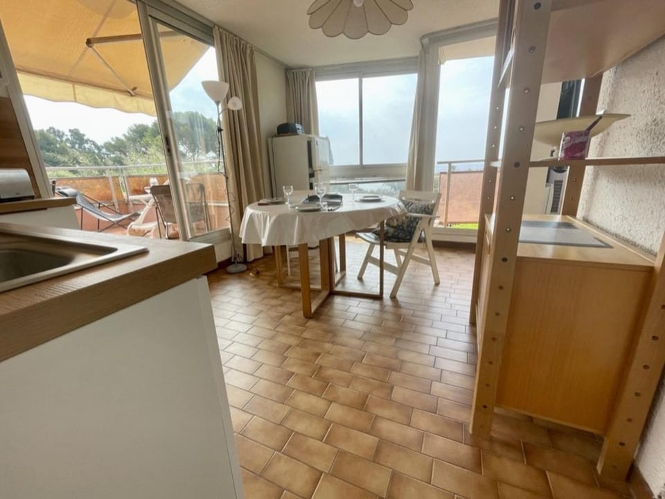 Studio Cabine à Cavalaire-sur-Mer, 4 Couchages, Parking - FR-1-226B-167 Cabin in Cavalaire-sur-Mer