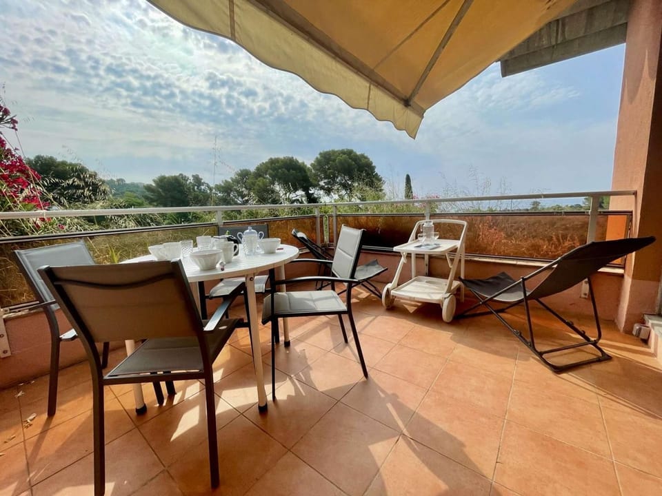 Studio Cabine à Cavalaire-sur-Mer, 4 Couchages, Parking - FR-1-226B-167 Cabin in Cavalaire-sur-Mer