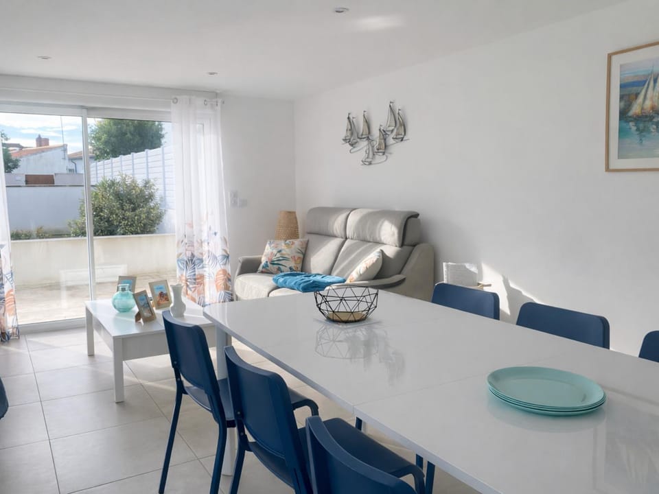 Maison neuve au centre de La Tranche-sur-Mer: WiFi, parking, proche plage et commerces - FR-1-22-355 House in La Tranche-sur-Mer