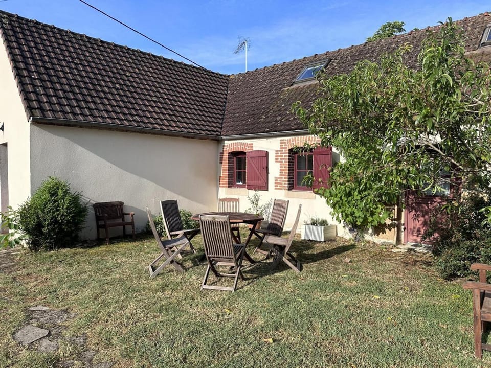 Gîte confortable proche Moulins avec jardin & poêle à bois - FR-1-489-463 House in Auvergne-Rhône-Alpes