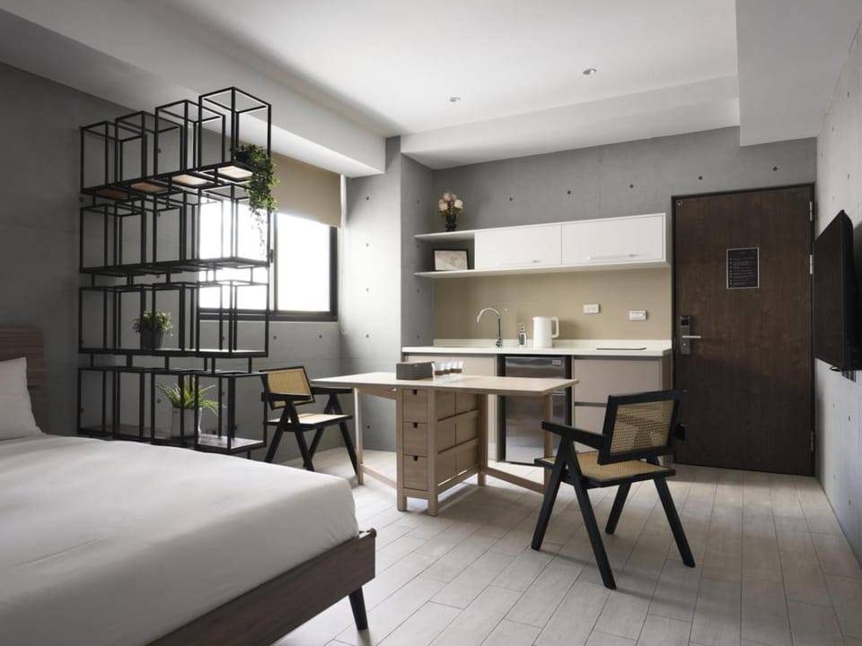 Bed, Kitchen or kitchenette, Photo of the whole room, Bedroom