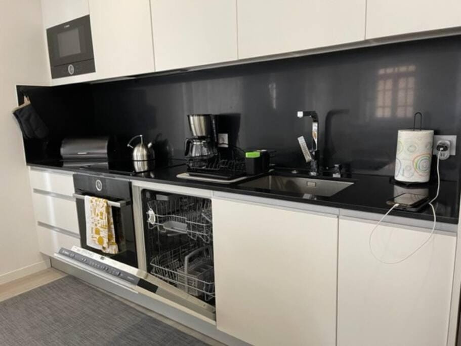 Coffee/tea facilities, Kitchen or kitchenette, dishwasher, minibar, pet friendly, stove