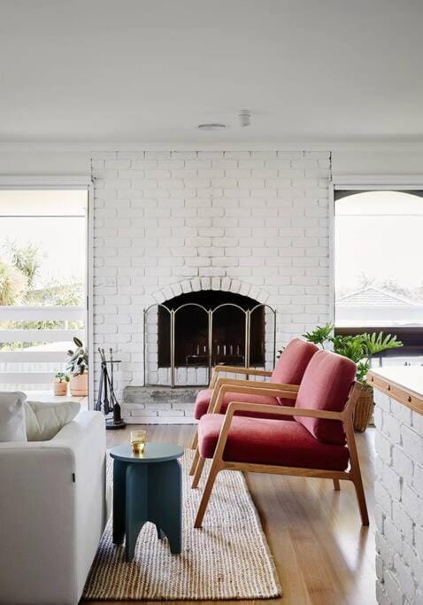 Beachside Retro Retreat Portarlington House in Portarlington