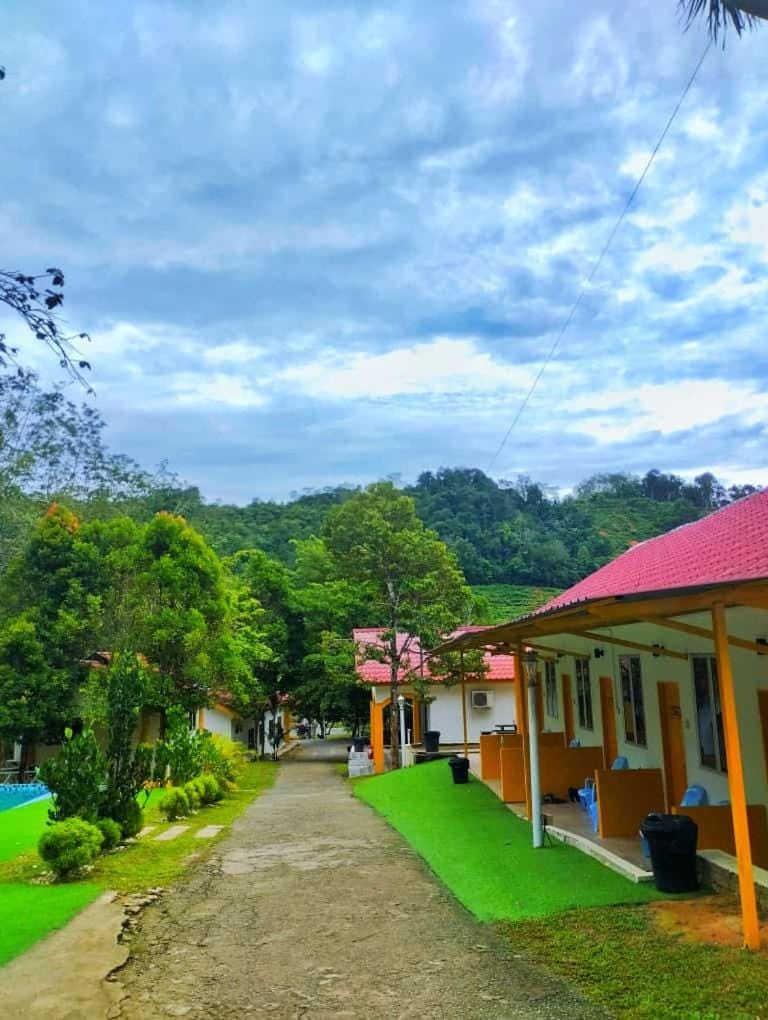 Al Qarni Homestay-Resort With Pool Resort in Kedah