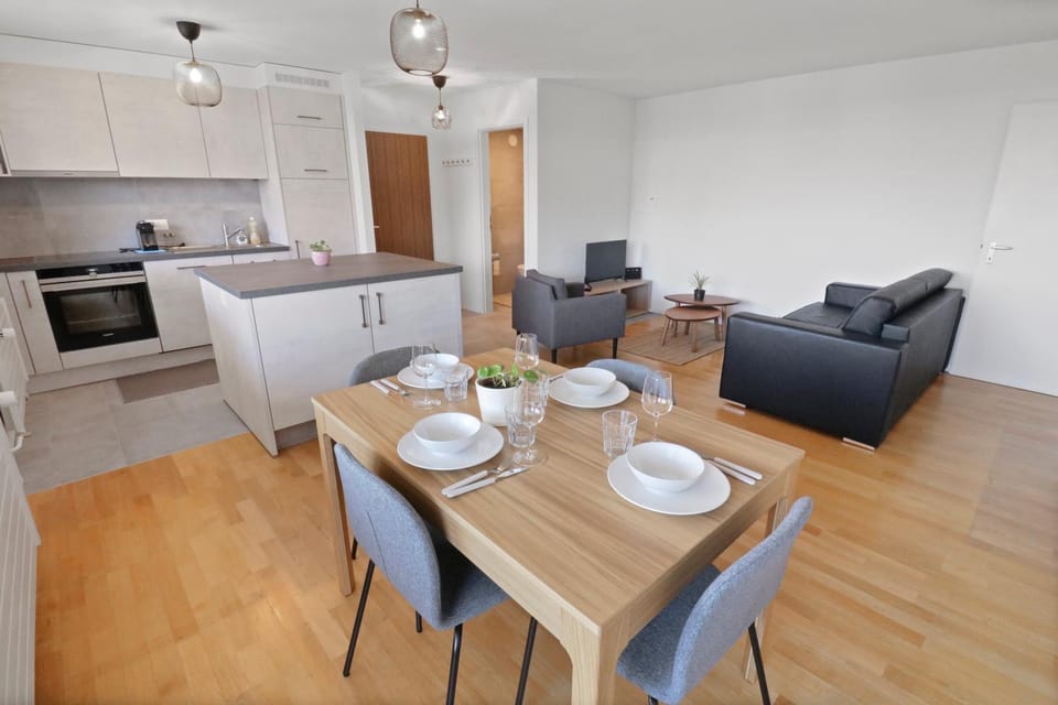 Kitchen or kitchenette, Living room, Dining area