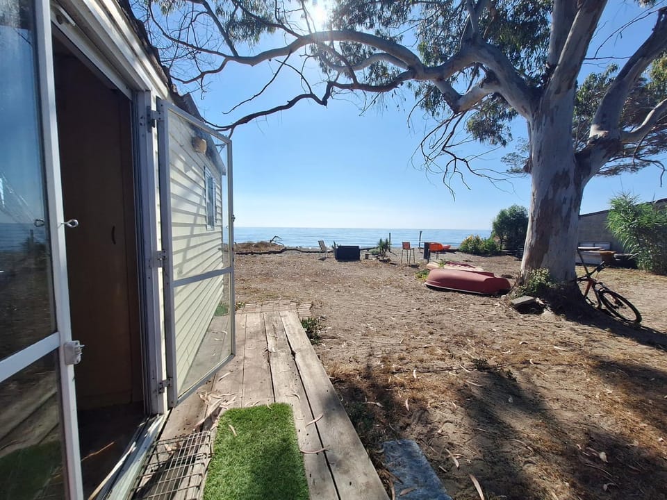 Séjour insolite en Mobil-home solaire-éclairage, frigidaire, recharge usb Campground/ 
RV Resort in Corsica