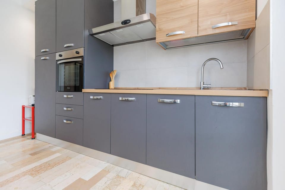Kitchen or kitchenette, kitchen