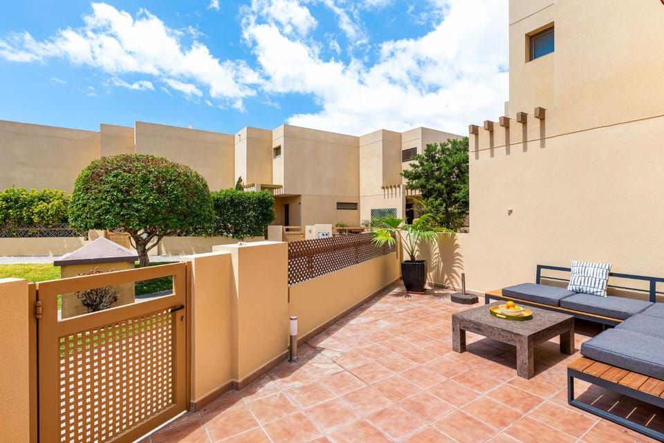 Property building, Balcony/Terrace