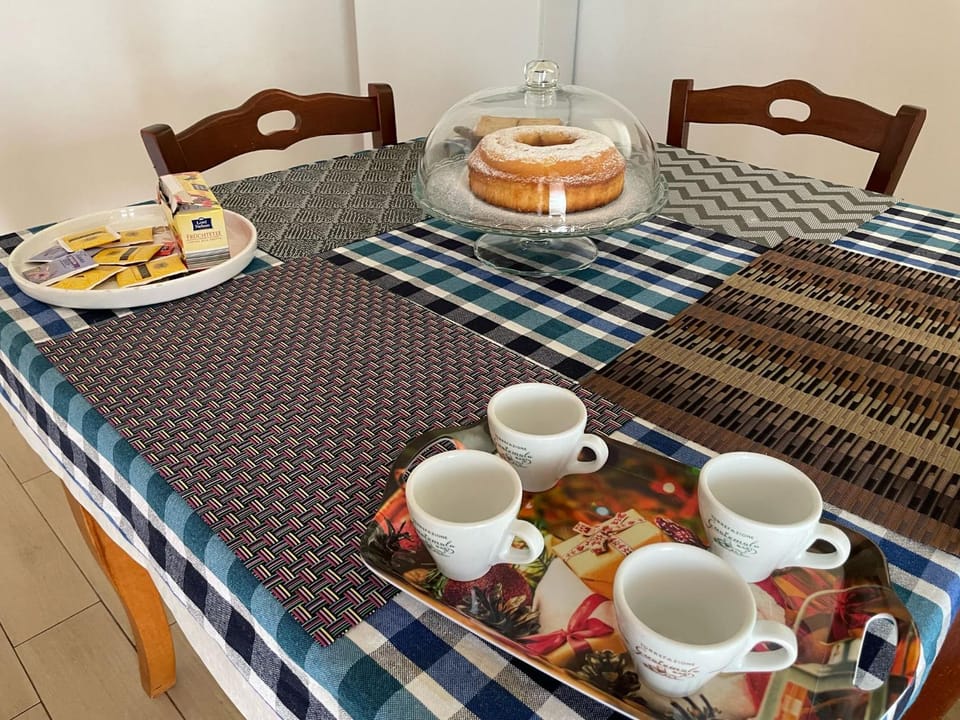 Coffee/tea facilities, Food and drinks, Breakfast