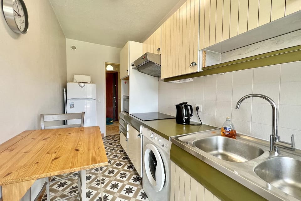 Bright studio just outside Cannes Apartment in Mougins