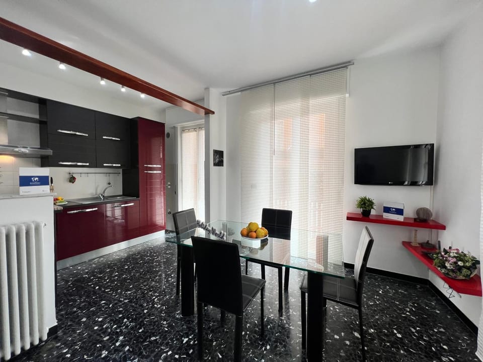 TV and multimedia, Kitchen or kitchenette, Dining area