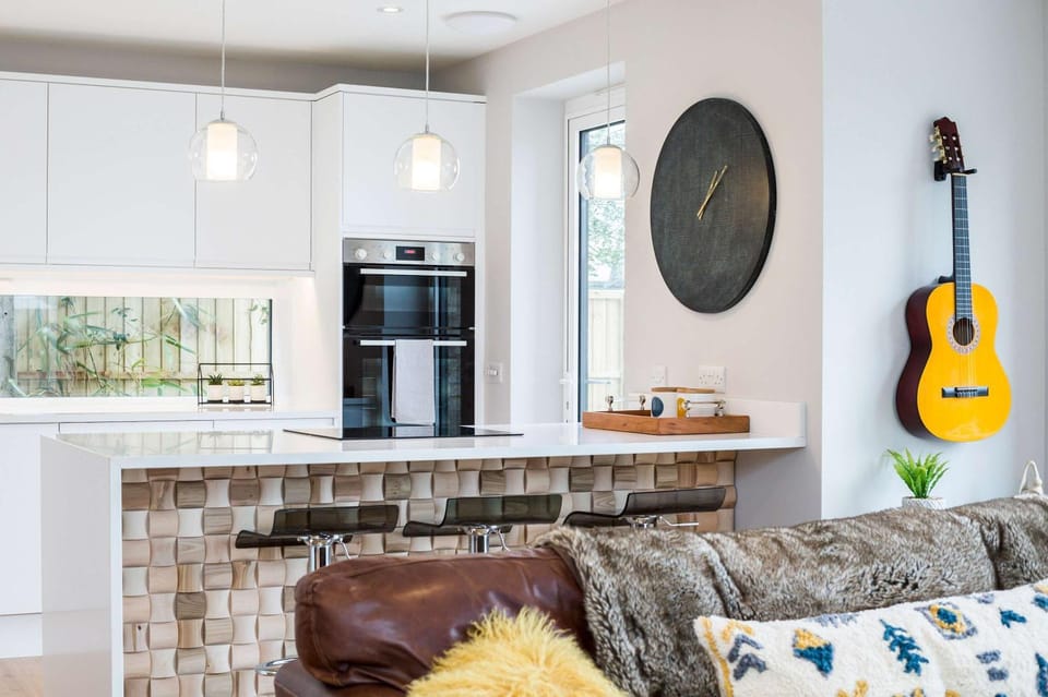 Kitchen or kitchenette, oven, toaster