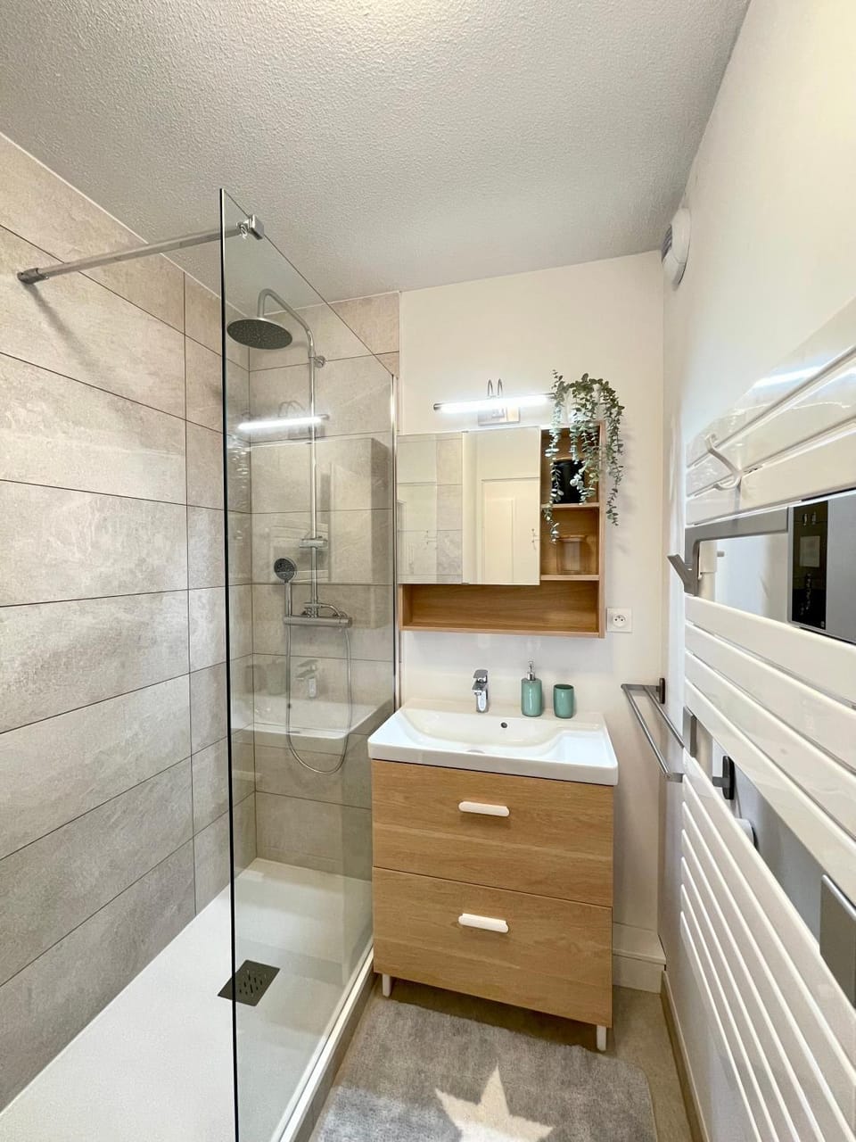 Shower, Bathroom