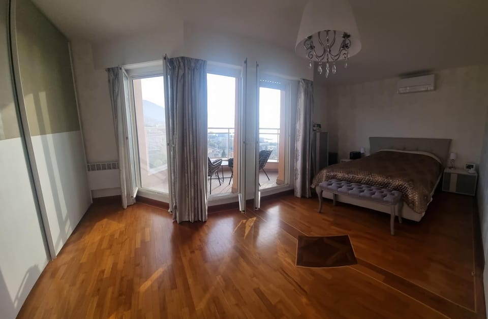 Dernier étage d'une maison Vacation rental in Roquebrune-Cap-Martin