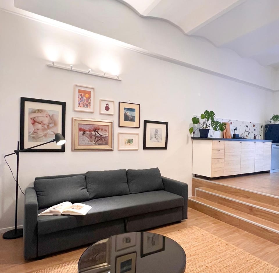 Living room, Seating area