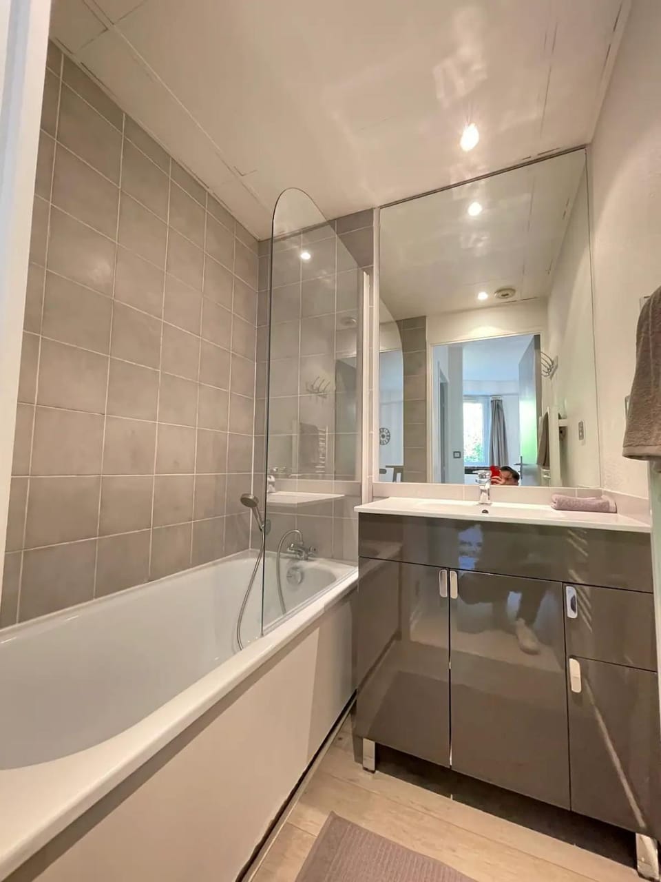 Bathroom, Bath