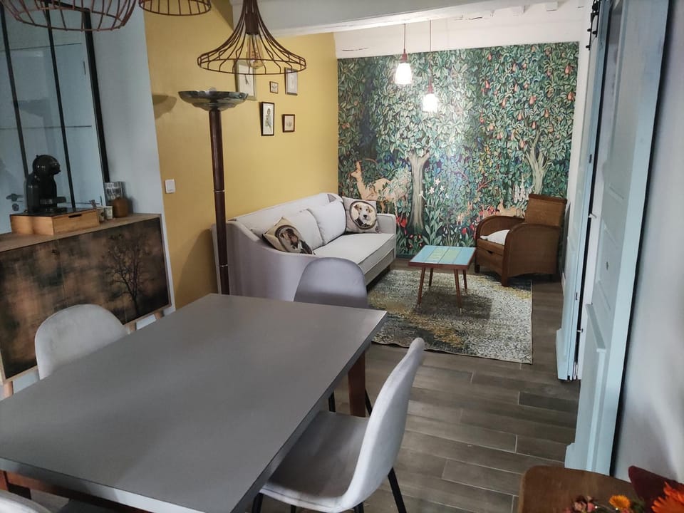 Living room, Seating area, Dining area