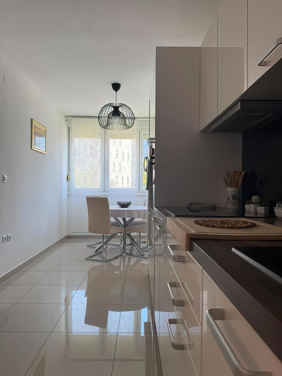 Kitchen or kitchenette, Seating area, Dining area