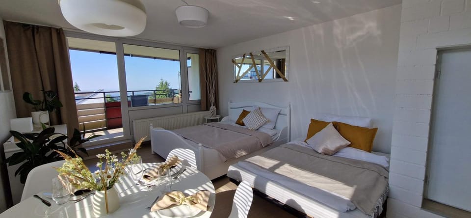 Bed, View (from property/room), Balcony/Terrace, Living room, Photo of the whole room, Seating area, Dining area, Bedroom, Food, hair dresser