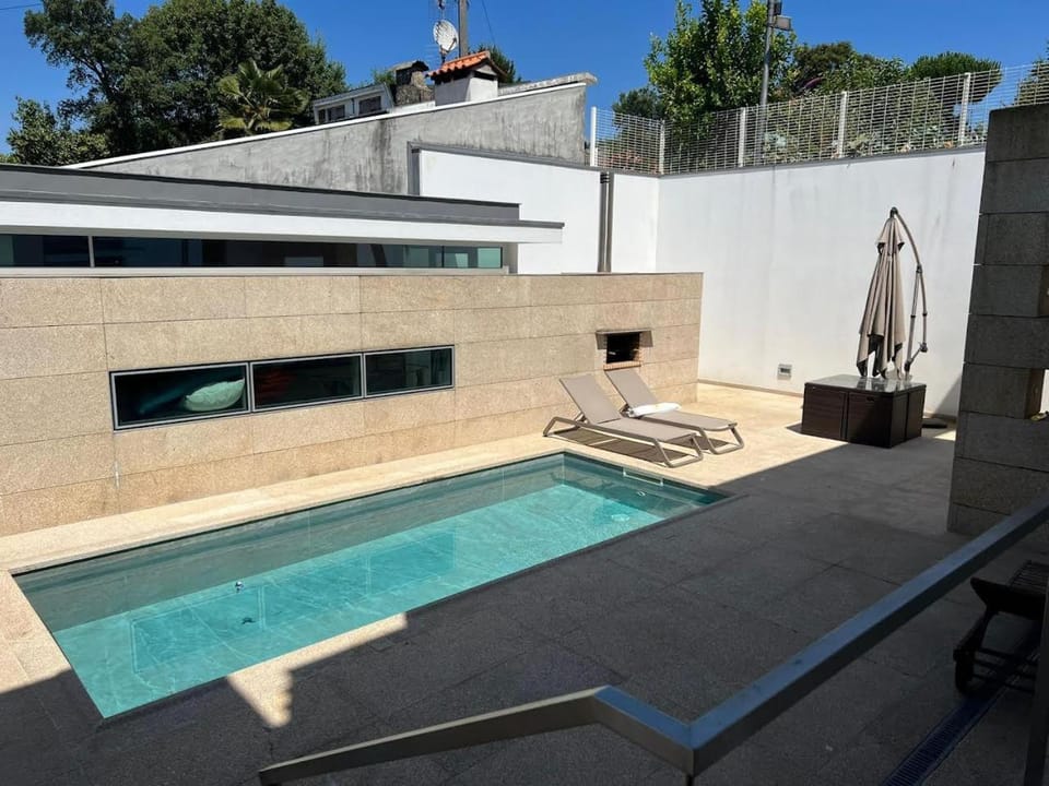 Patio, Day, Balcony/Terrace, Pool view, Swimming pool, sunbed