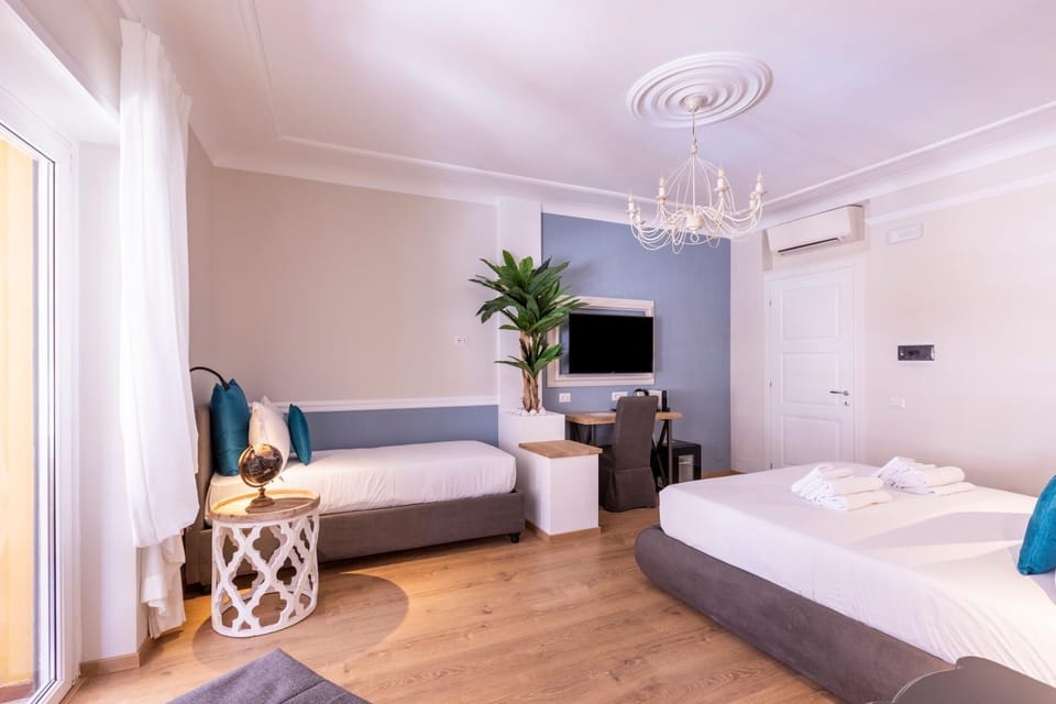 TV and multimedia, Photo of the whole room, Bedroom, air conditioner