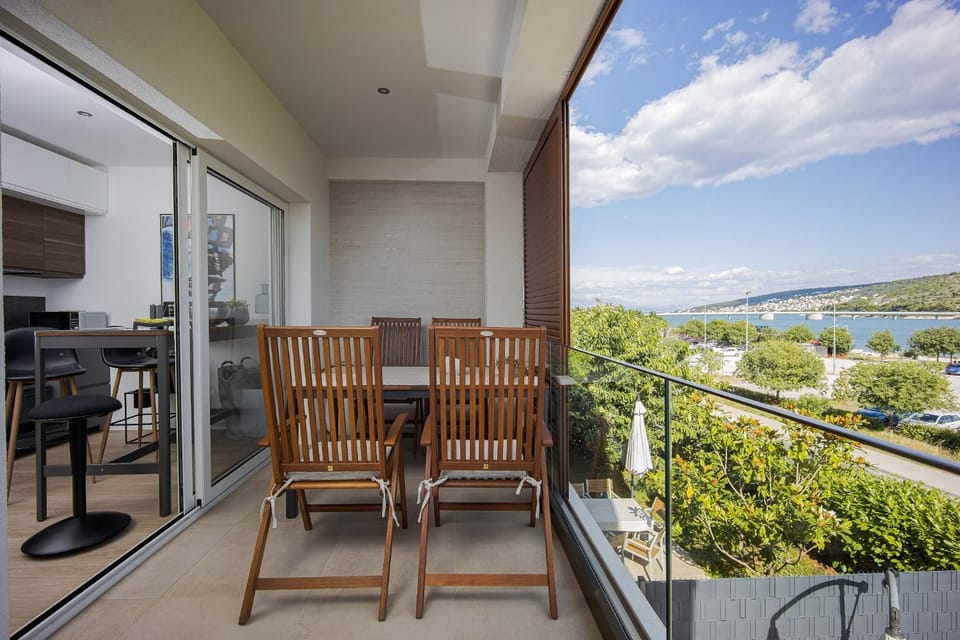 Day, View (from property/room), Balcony/Terrace, Seating area