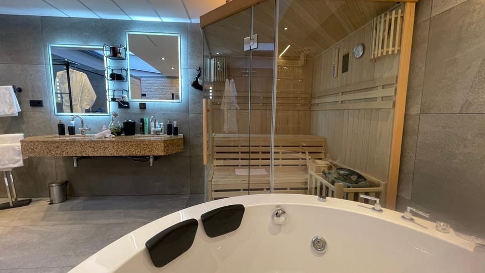 Suites Aix la Chapelle, Exclusive Apartments, Wellness and more, Aachen City Hotel in Aachen