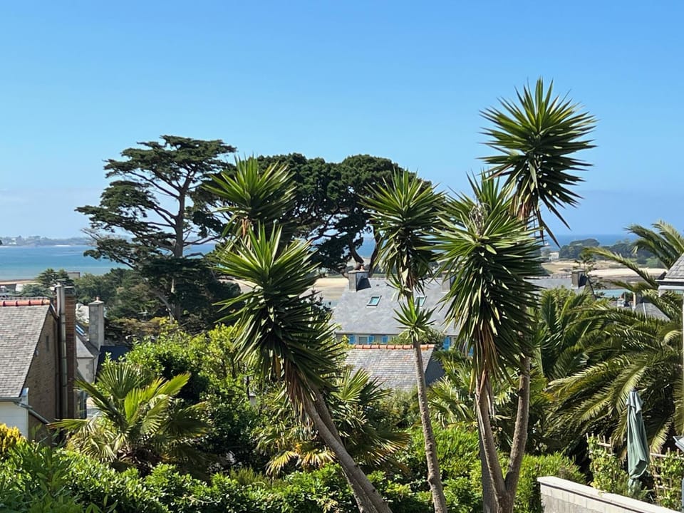 Natural landscape, View (from property/room), Garden view, Sea view