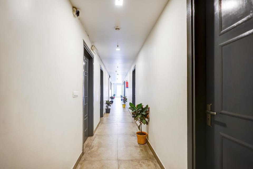 Hotel Red York Hotel in Noida