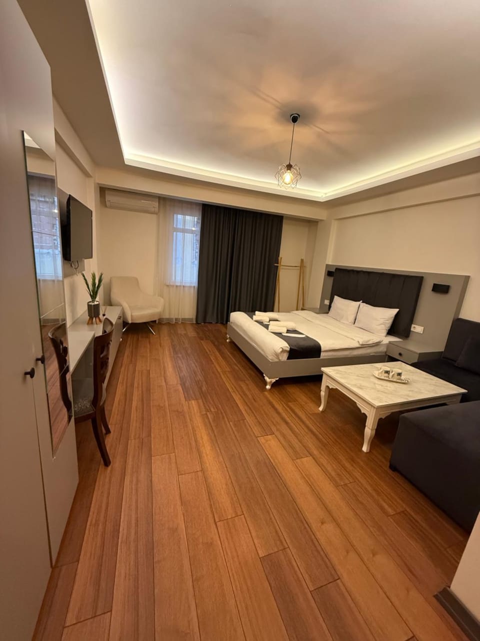 Bed, Photo of the whole room
