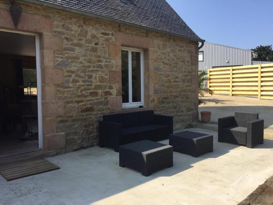 Longère Bretonne proche forêt et Gr34 House in Lannion