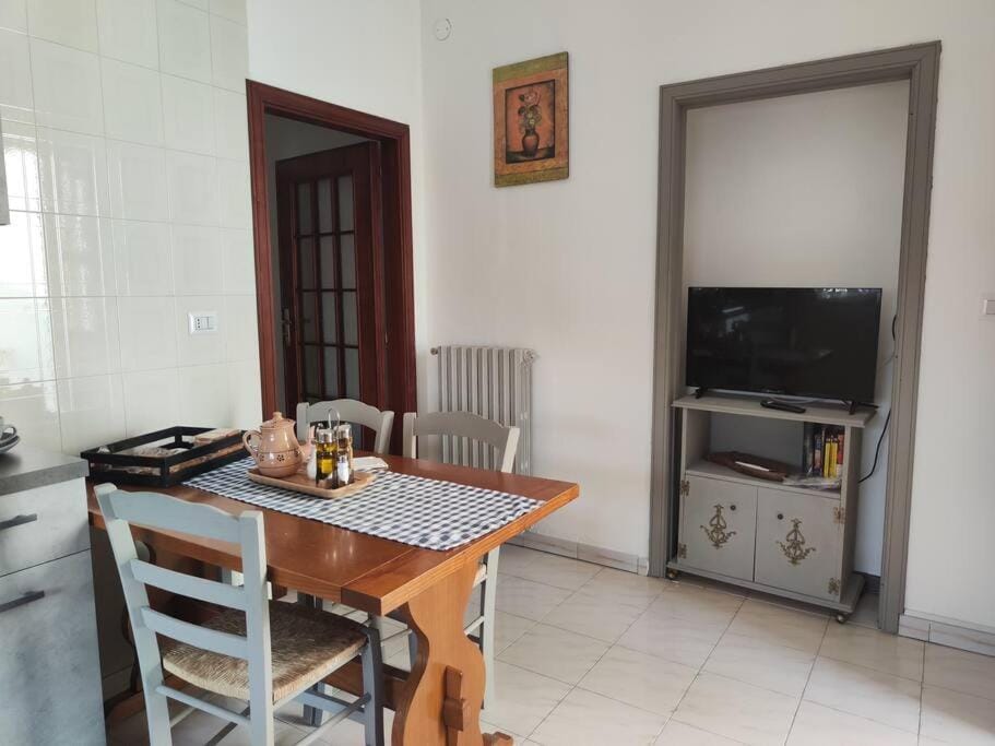 TV and multimedia, Living room, Dining area