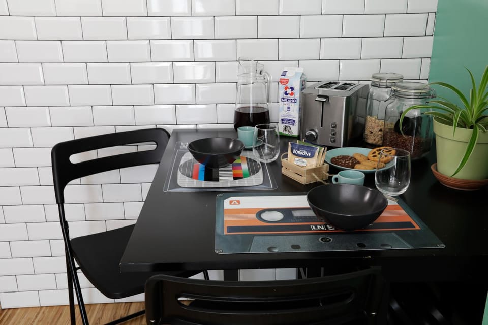 Coffee/tea facilities, Dining area