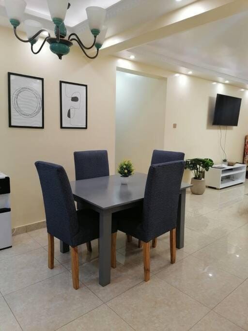 Living room, Seating area, Dining area, Evening entertainment