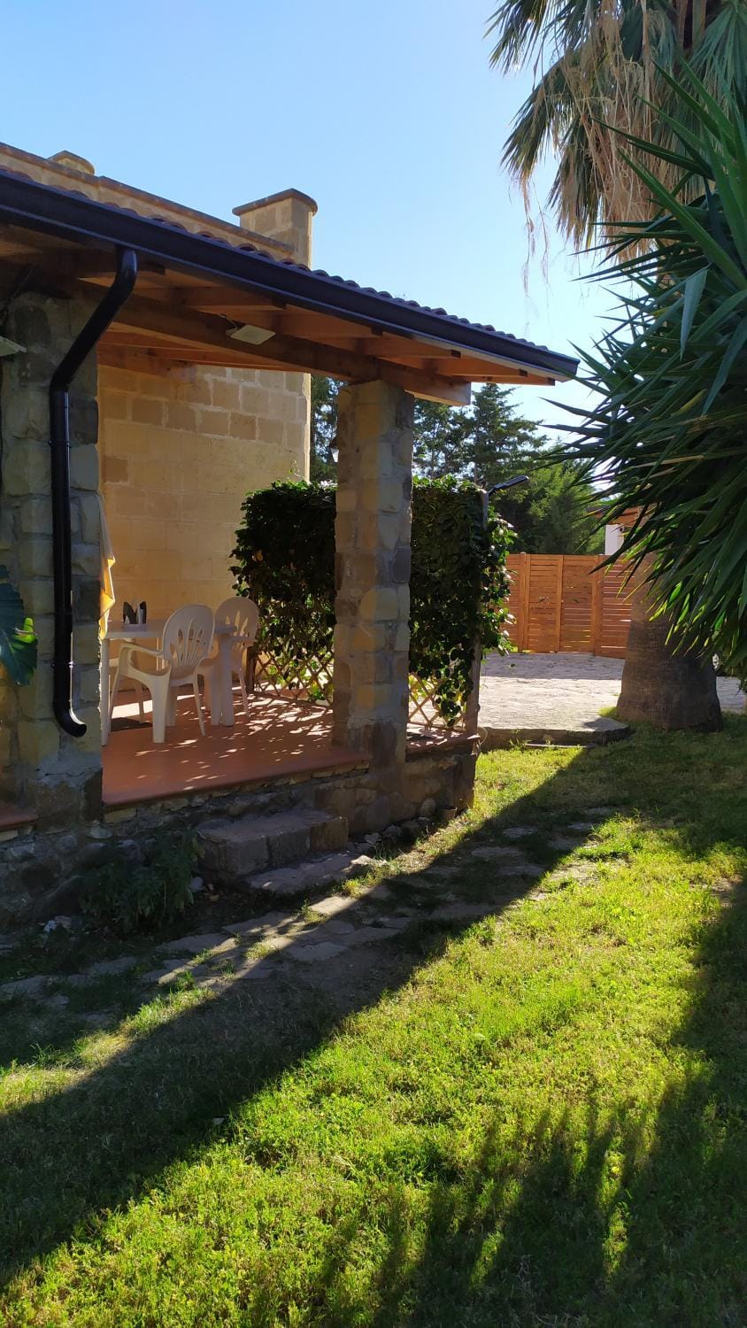 Property building, Spring, Day, Garden, Garden view