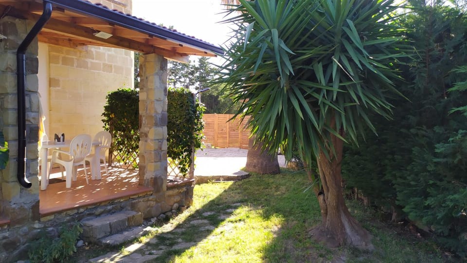 Property building, Patio, Garden, Garden, Garden view