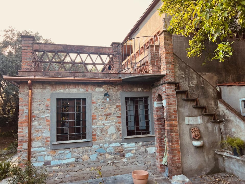 Property building, Balcony/Terrace