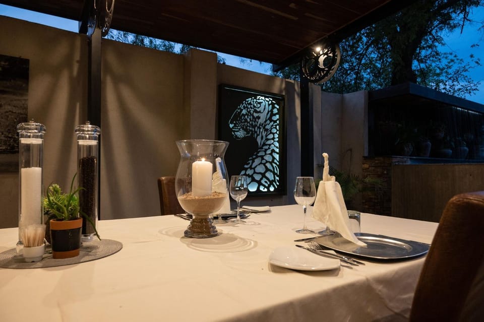 Food and drinks, Dining area, Food, Drinks