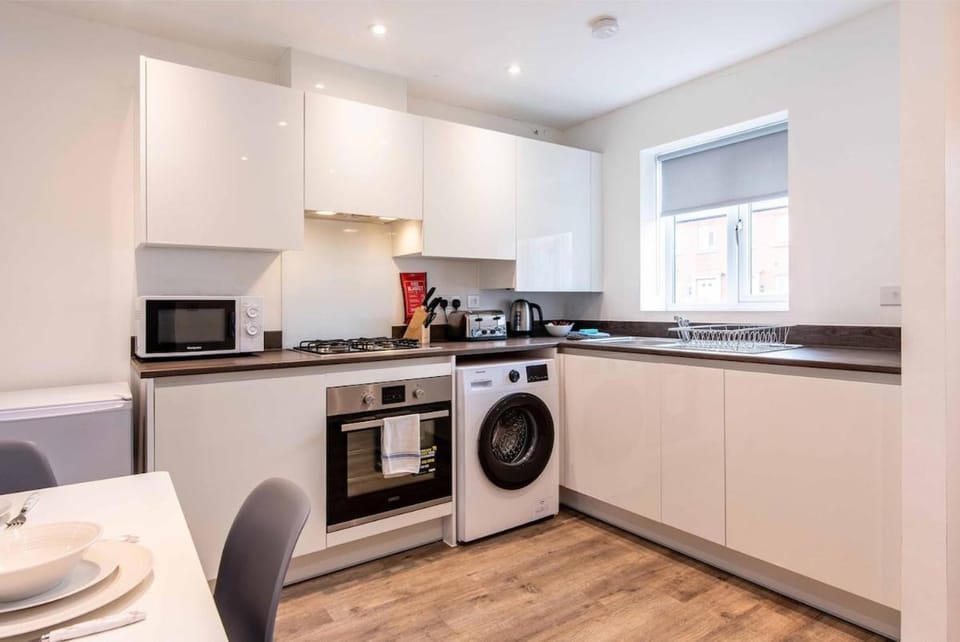 Saxelbye House - Cosy 3 Bed Home near City Centre Bed and Breakfast in Derby