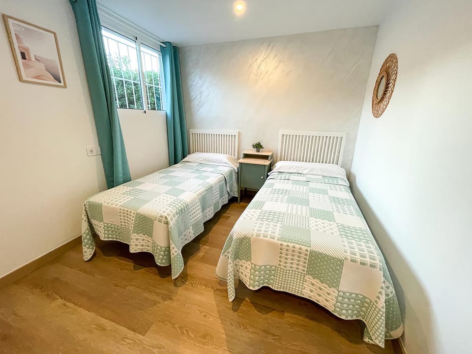 Shower, Spring, Bed, Activities, Winter, Summer, Balcony/Terrace, Photo of the whole room, Hiking, Animals, Animals, Animals, Bedroom, Autumn, Pets, Pets, Pets, Swimming pool, Sports, Entertainment, children, children, children, young children, young children, young children, older children, older children, older children, group of guests, group of guests, group of guests, cot, Family, Family, Family, Parking, dishwasher, heating, heating, microwave, pet friendly, pet friendly, washing machine, air conditioner