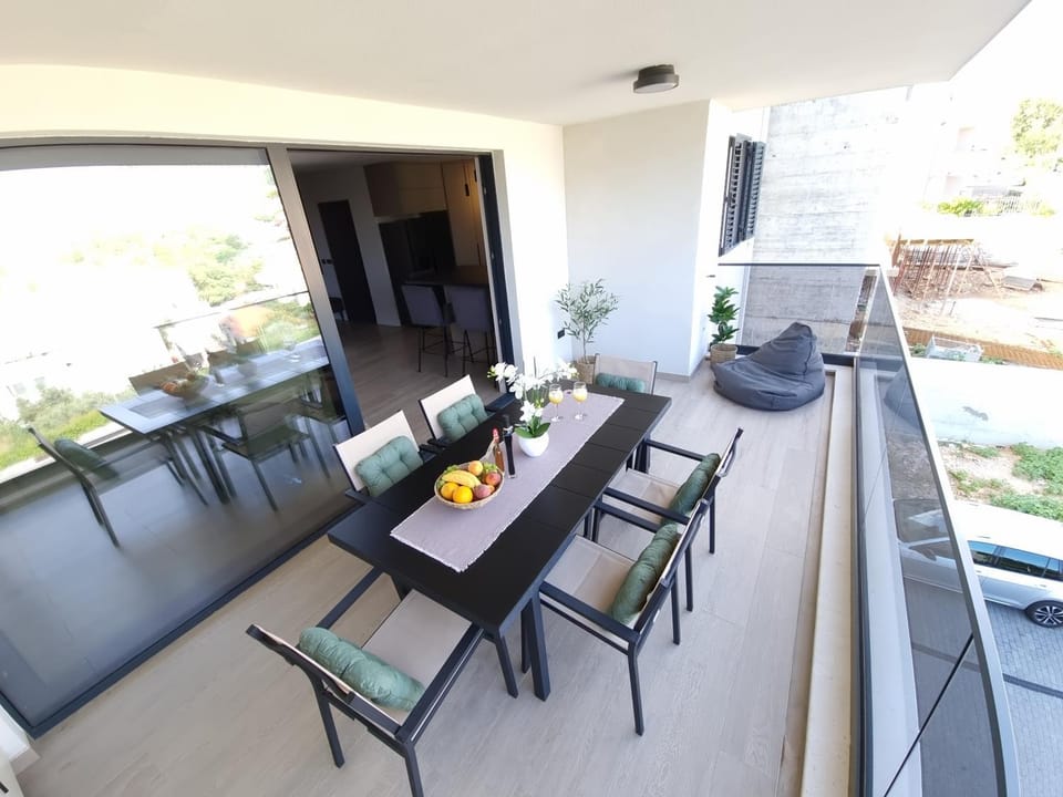 Day, View (from property/room), Balcony/Terrace, Food and drinks, Seating area, Food, Drinks