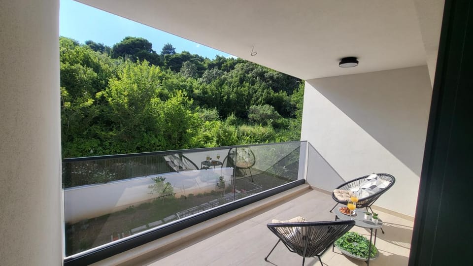 Spring, Day, Natural landscape, View (from property/room), Balcony/Terrace, Garden view