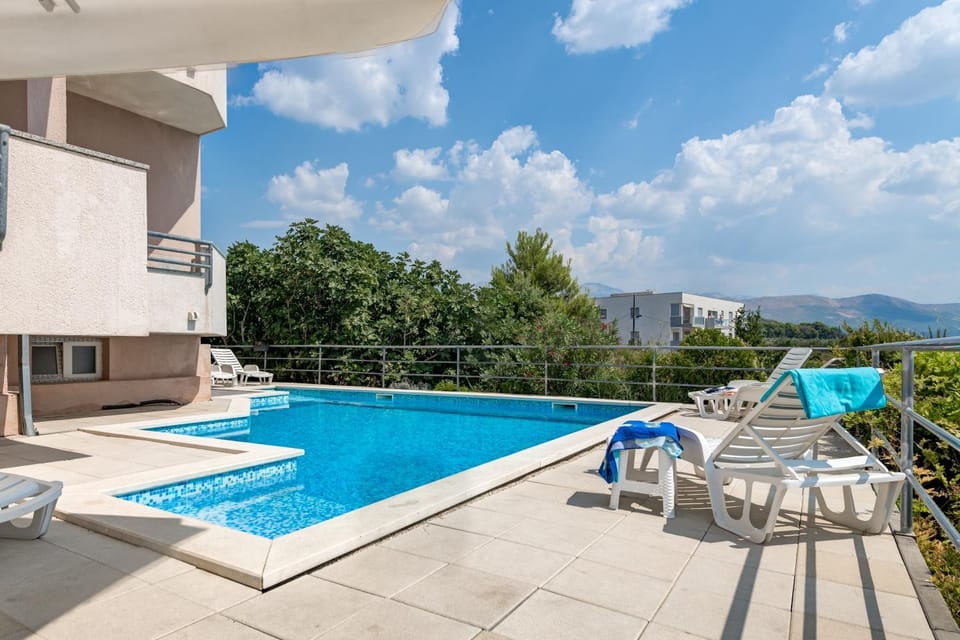 Apartments Lo Seaview Haven Apartment in Split