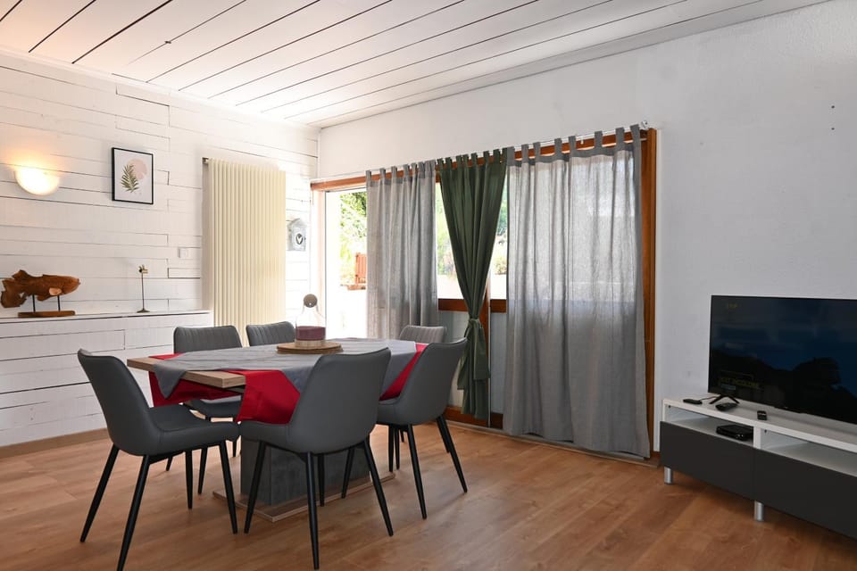 Le Grillon AX Apartment in Occitanie