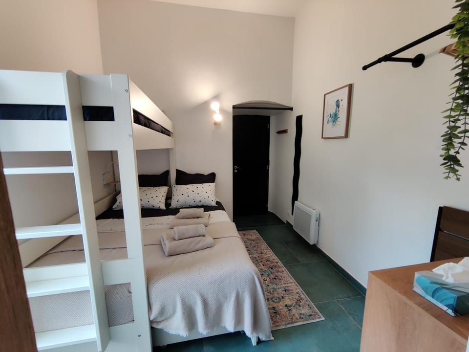 Bed, Photo of the whole room, Bedroom, bunk bed